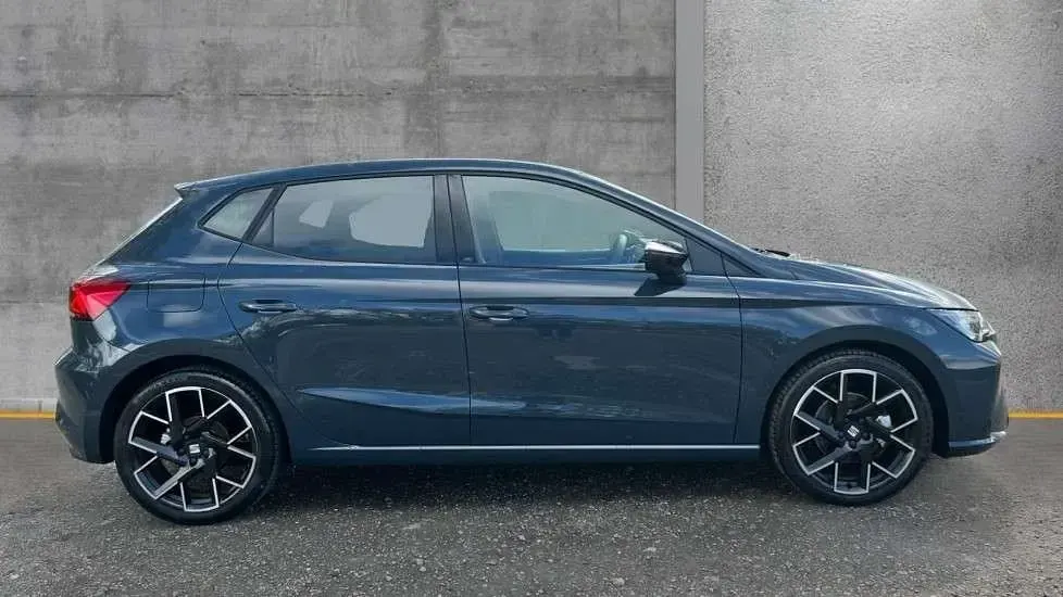 Used Seat Ibiza FR Sport 115 HP (84 kW) 2026 Fiord blue Hatchback