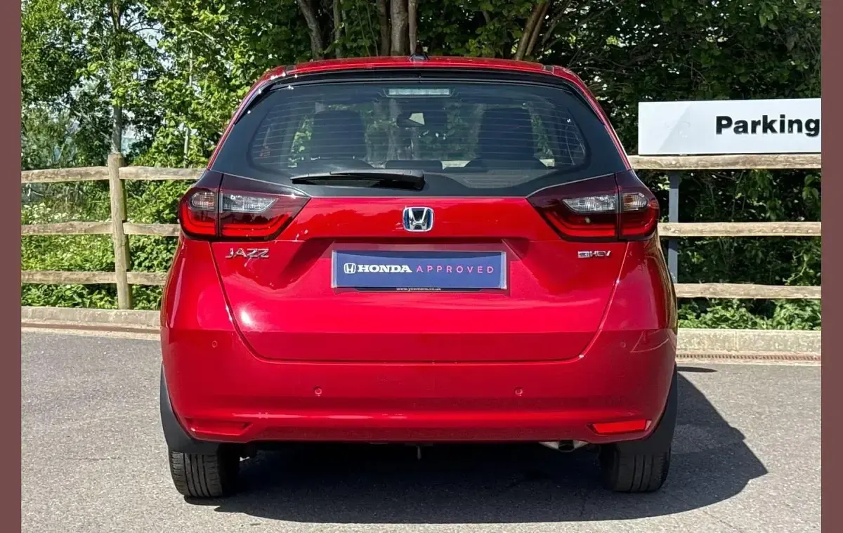 Used Honda Jazz SR 109 HP (80 kW) 2022 Crystal red Hatchback