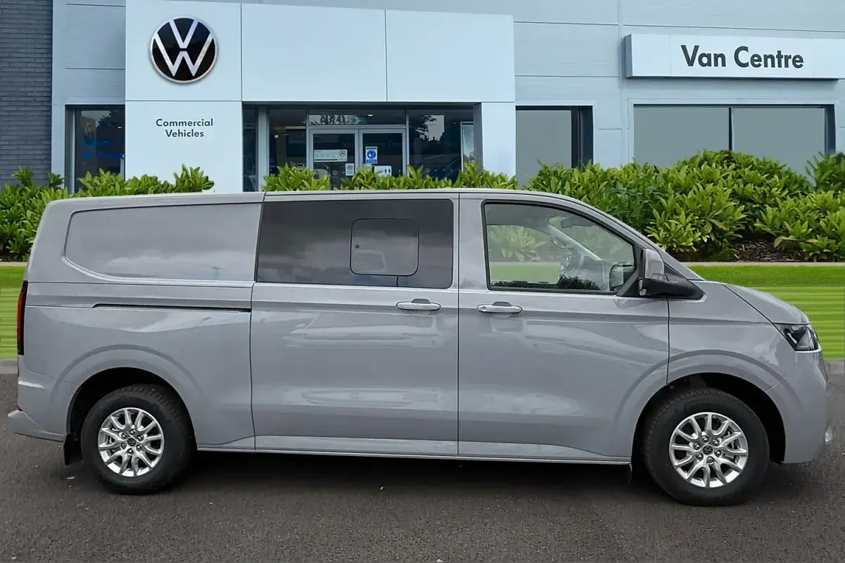 Ny VW Transporter Pro 160 kW (218 HK) 2025 Grå Van
