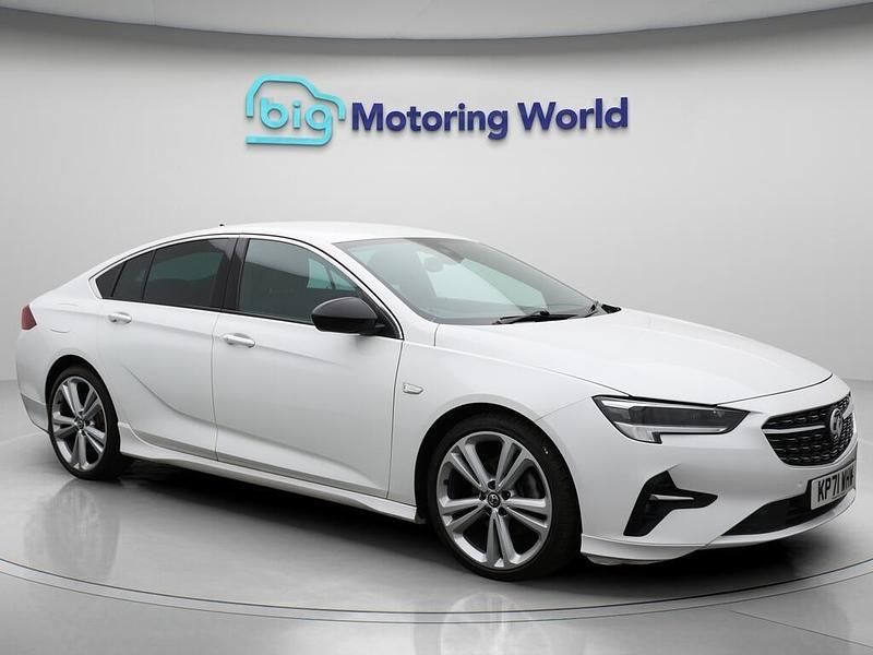 White Used 2021 Vauxhall Insignia SRi Hatchback | £13,400 (Fair price) - Image 1/4