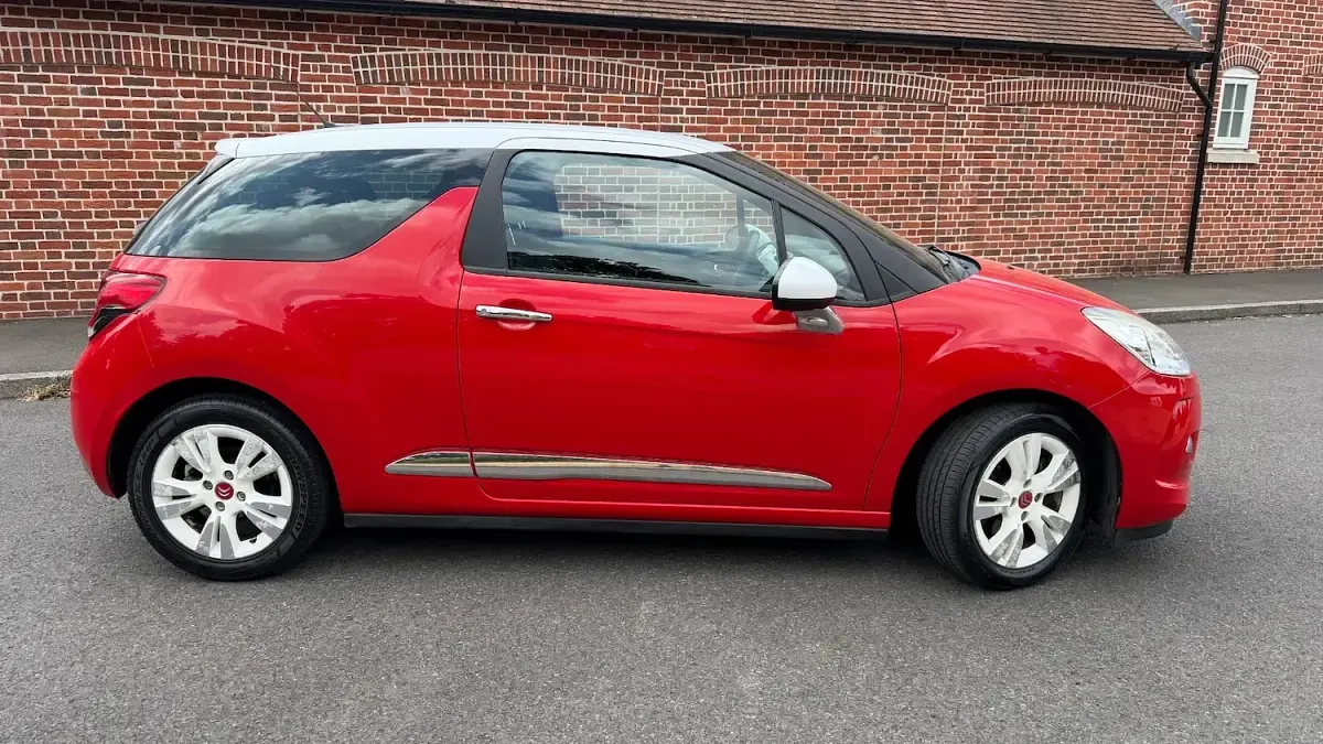 Used Citroën DS3 120 HP (88 kW) 2010 Red Hatchback