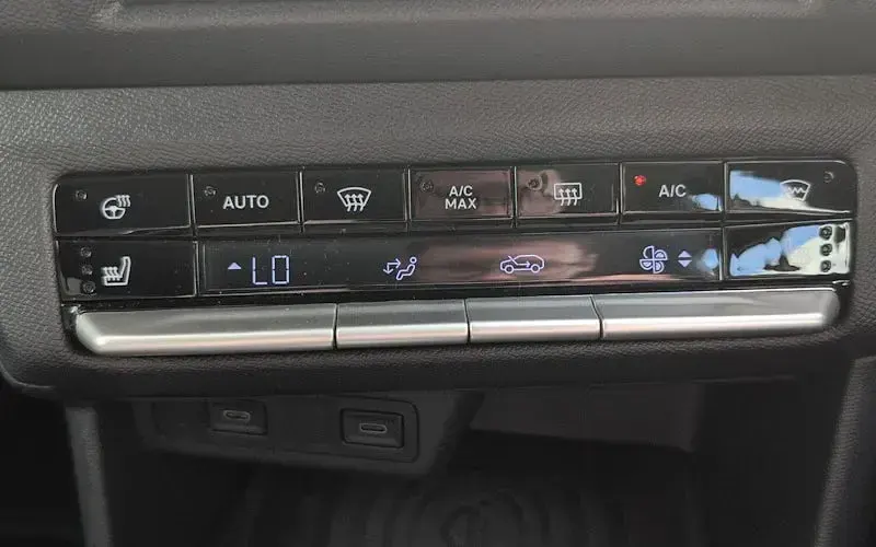 Used Vauxhall Frontera 83 kW (113 HP) 2025 White SUV