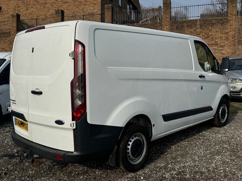 Used Ford Transit Custom 105 HP (77 kW) 2016 White Van