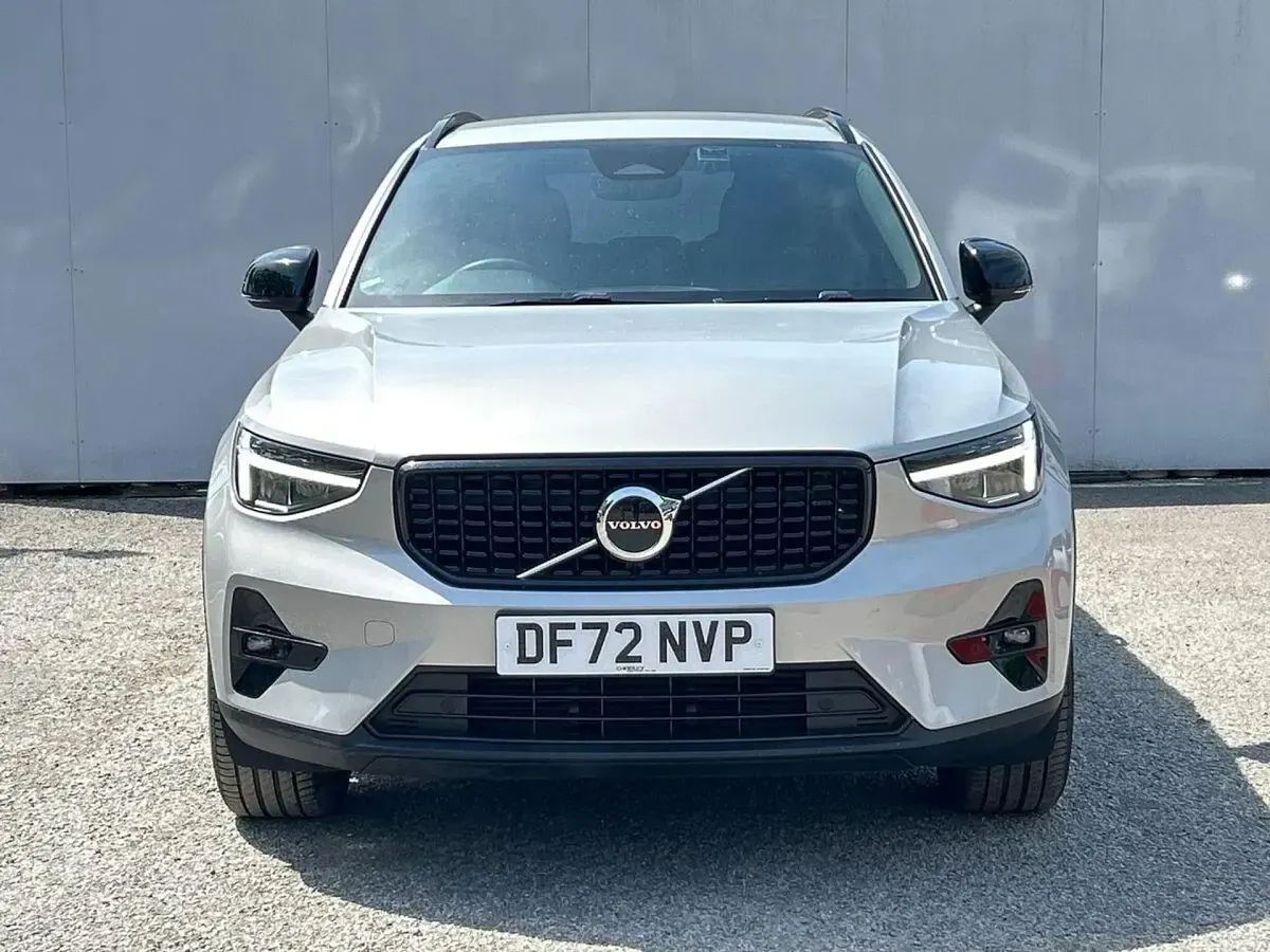 Used Volvo XC40 Plus 163 HP (119 kW) 2023 Silver SUV