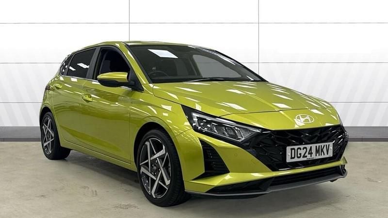 Used Hyundai i20 Ultimate 100 HP (73 kW) 2024 Yellow Hatchback