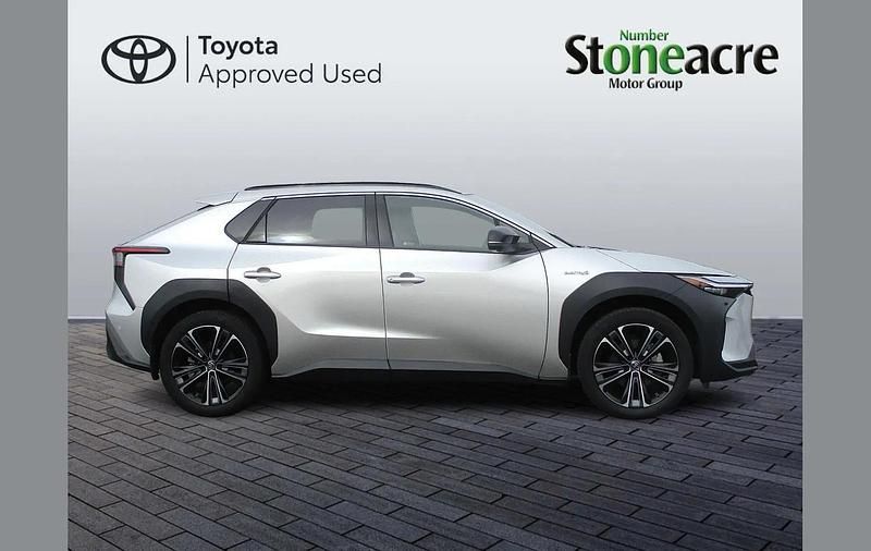 Used Toyota bZ4X 160 kW (218 HP) 2024 Silver SUV