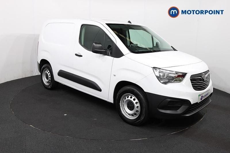 White New 2024 Vauxhall Combo MPV | £11,499 (Super price) - Image 1/4