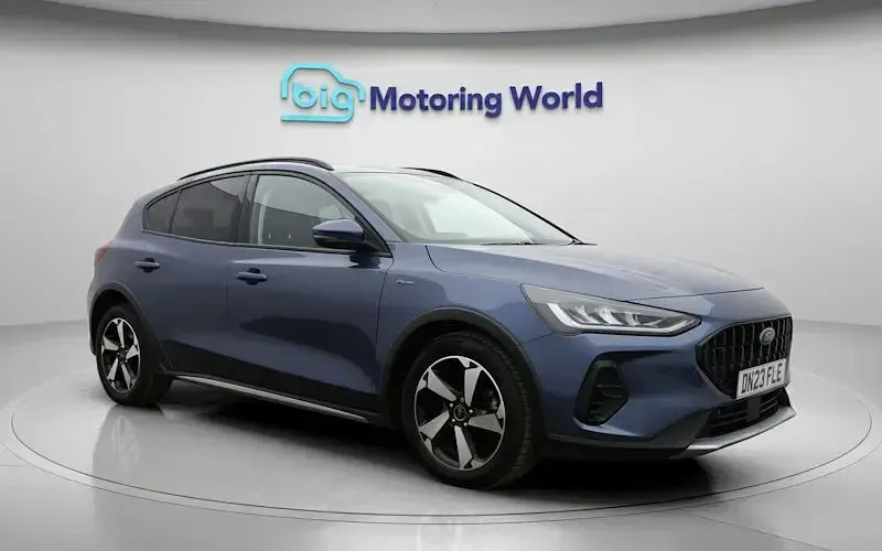 Used Ford Focus Active 125 HP (91 kW) 2023 Blue Hatchback