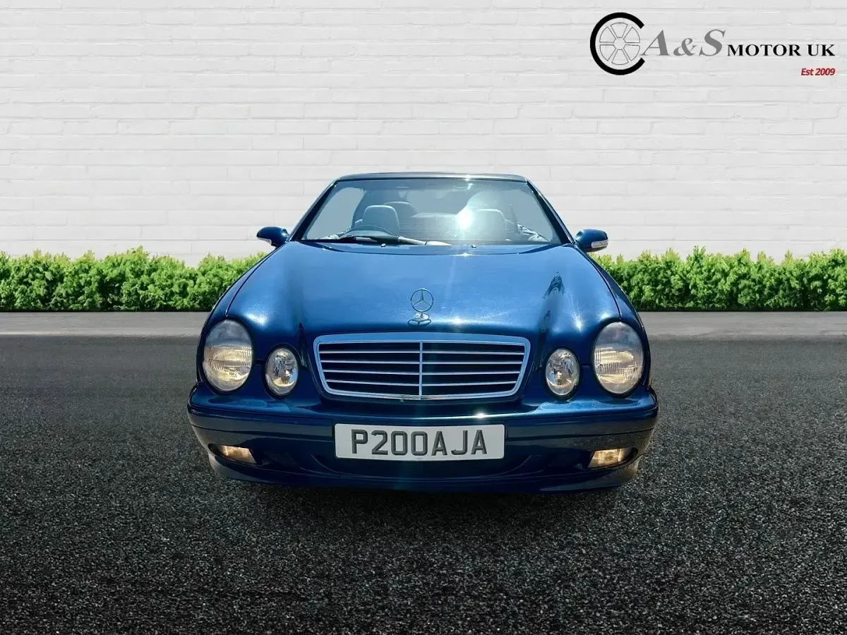 Used Mercedes CLK320 Elegance 218 HP (160 kW) 2000 Blue Cabriolet