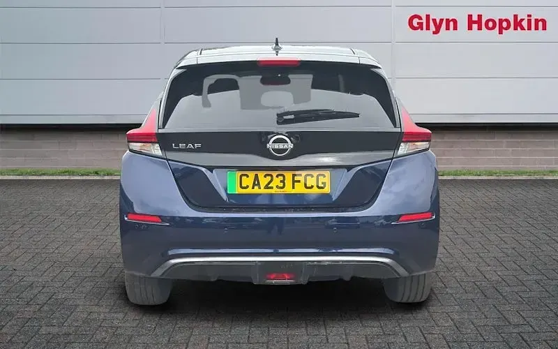 Used Nissan Leaf Tekna 160 kW (218 HP) 2022 Blue Hatchback