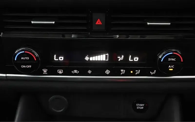Used Nissan Qashqai N-Connecta 190 HP (139 kW) 2023 Blue SUV
