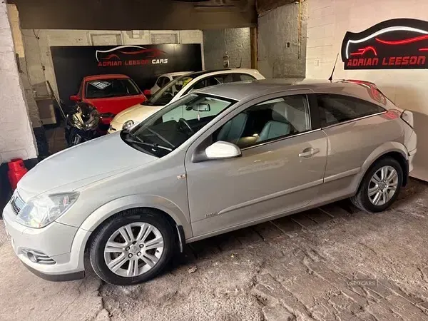 Used Vauxhall Astra Design Edition 2009 Silver Hatchback