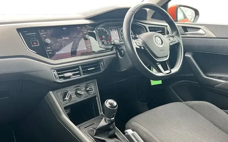 Used VW Polo SE 80 HP (58 kW) 2020 Orange Hatchback