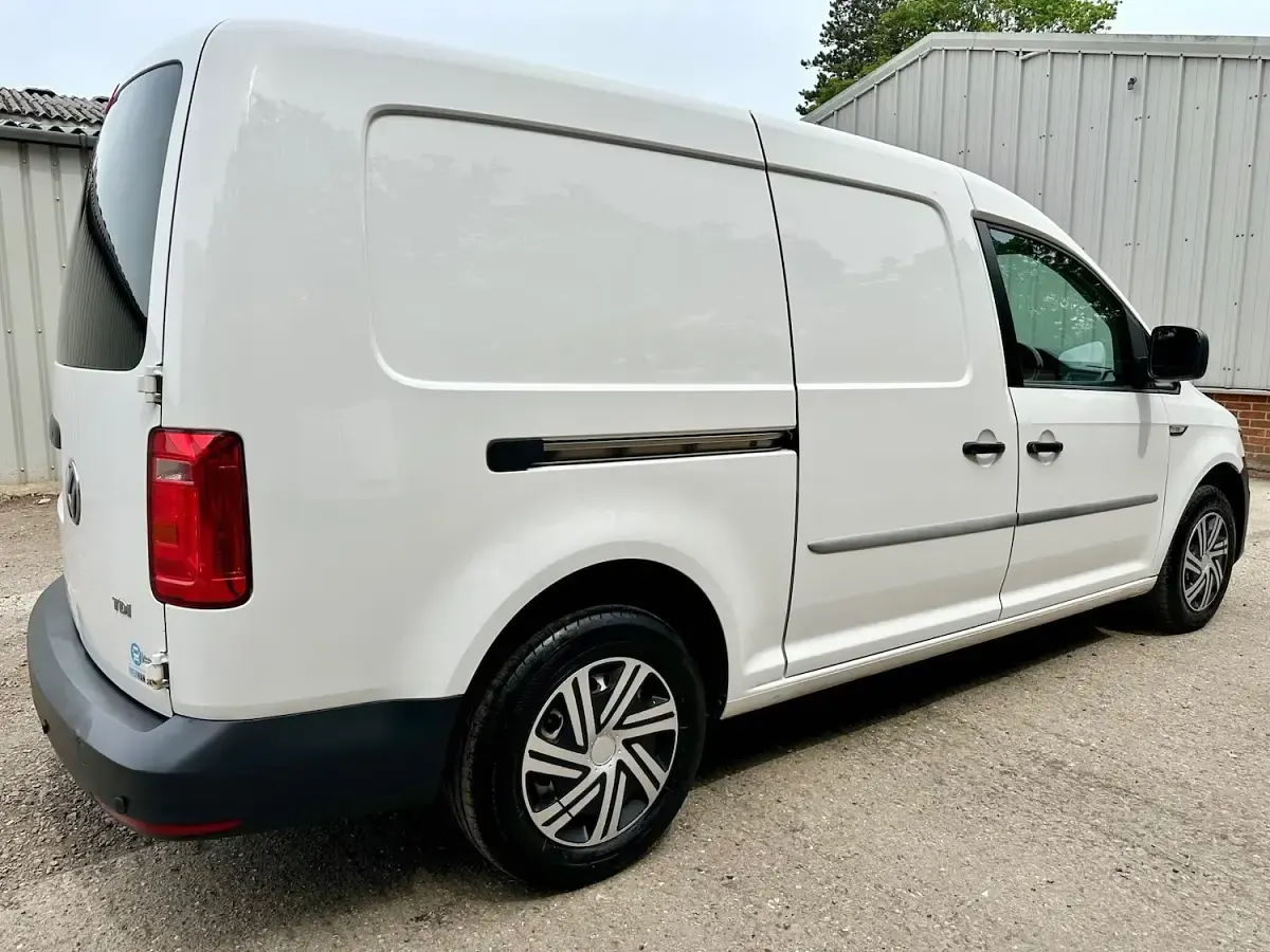 Used VW Caddy Startline 102 HP (75 kW) 2018 White MPV