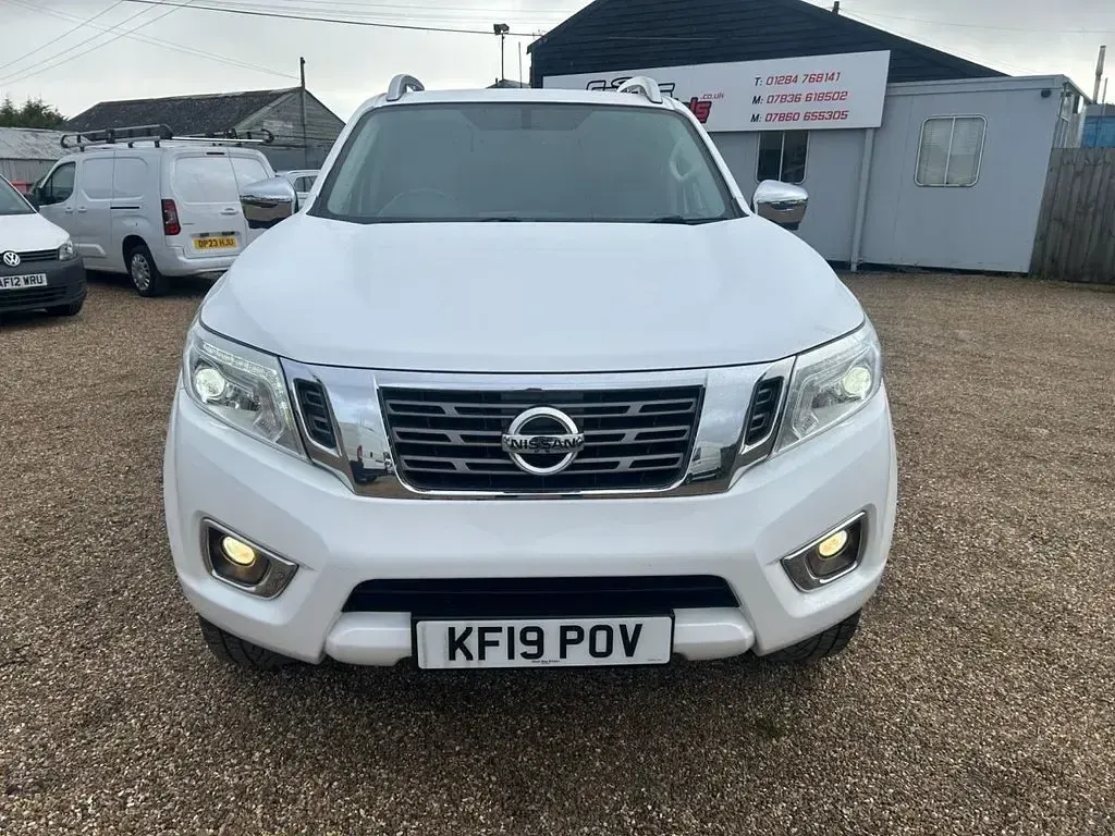 Used Nissan Navara Tekna 190 HP (139 kW) 2019 White Pickup