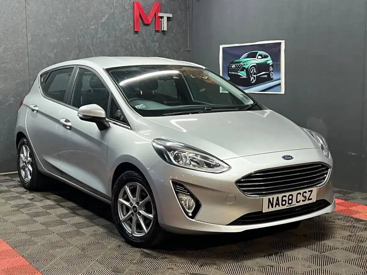 Second-hand Ford Fiesta Zetec 70 CP (51 kW) 2018 Argintiu Hatchback