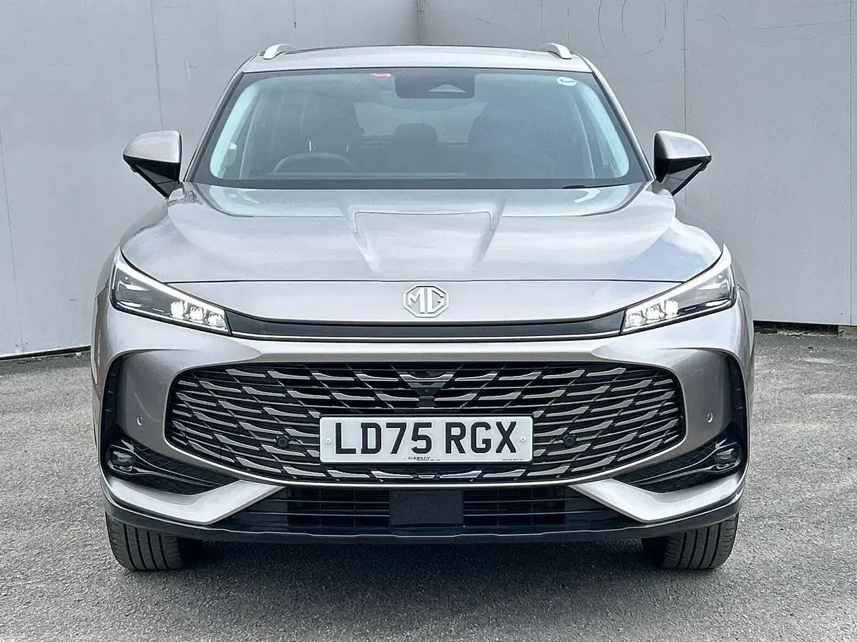 Usado MG HS Trophy 224 HP (164 kW) 2025 Prateado SUV