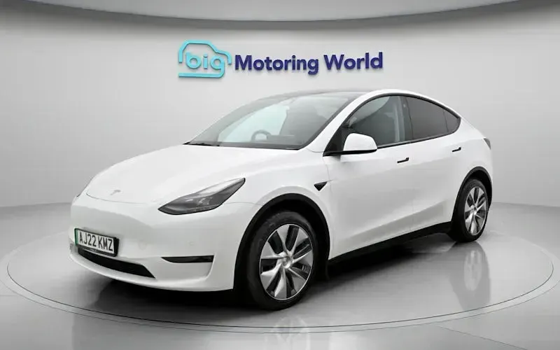 Used Tesla Model Y Long Range AWD 286 kW (389 HP) 2025 SUV