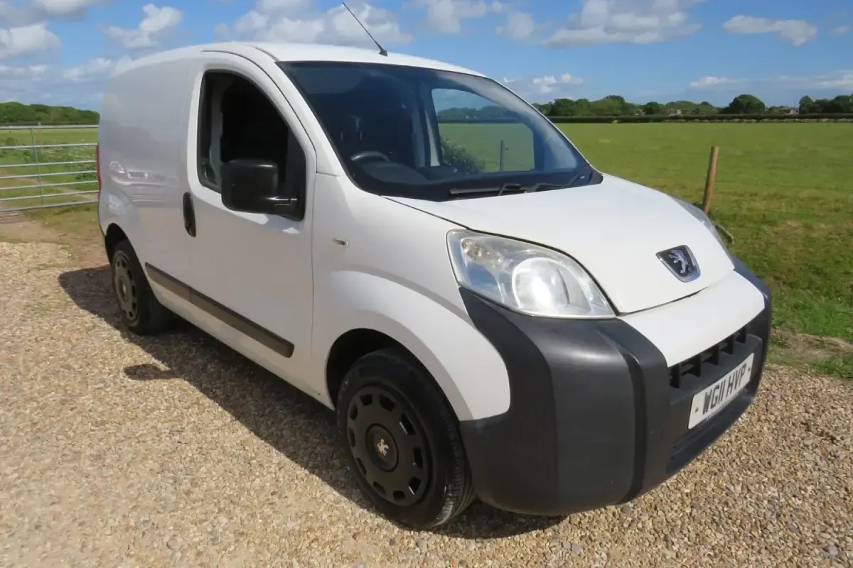 Gebraucht Peugeot Bipper S 2011 Weiß Van / Kleinbus