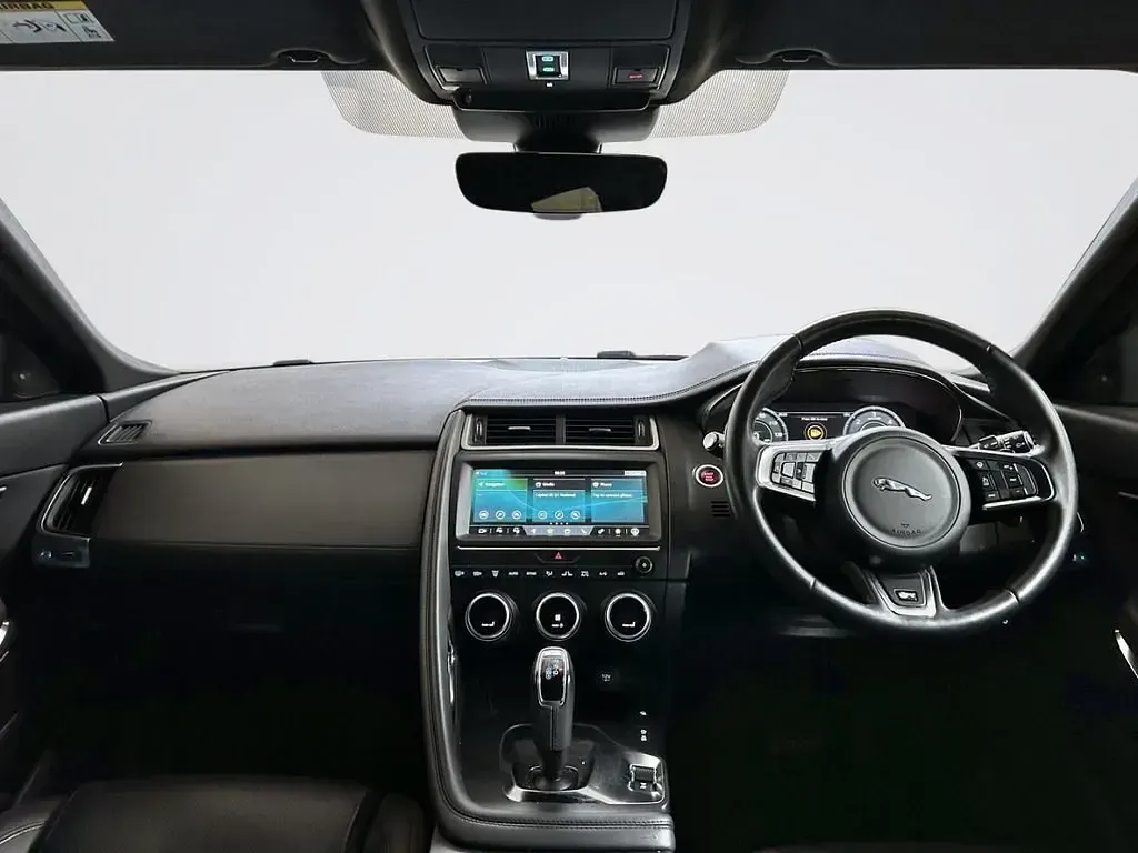 Używany Jaguar E-Pace SE 180 KM (132 kW) 2019 Czarny SUV