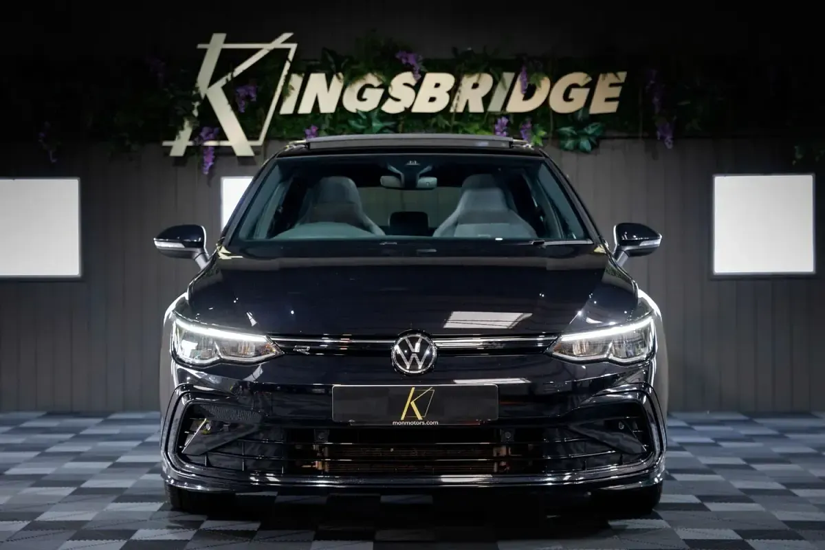 Used VW Golf VIII R-line 150 HP (110 kW) 2023 Black Hatchback