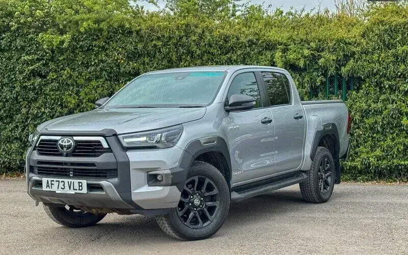 Usado Toyota HiLux 204 HP (150 kW) 2024 Pickup