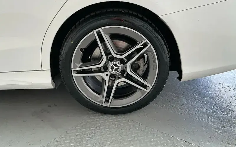 Used Mercedes C220 AMG line 194 HP (142 kW) 2019 White Estate