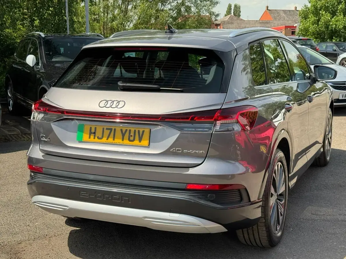 Gebraucht Audi Q4 e-tron Sport 150 kW (204 PS) 2021 Grau SUV