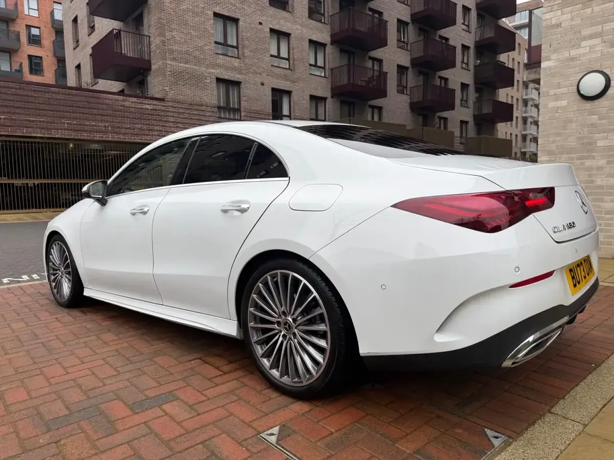 Usado Mercedes CLA180 AMG Line Premium 2023 Branco Sedan