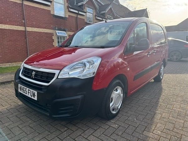 Red Used 2016 Peugeot Partner S MPV | £4,794 (Expensive) - Image 1/1
