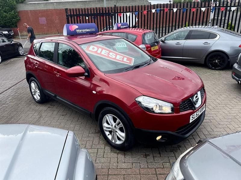 Red Used 2012 Nissan Qashqai Acenta SUV | £1,999 (Fair price) - Image 1/4