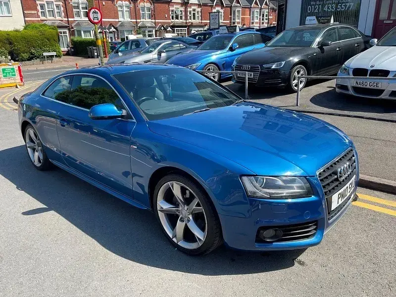 Begagnad Audi A5 S-Line 2010 Blå Sportkupé