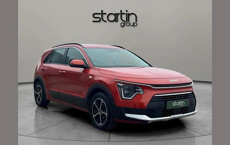 Used Kia Niro 139 HP (102 kW) 2023 Orange SUV