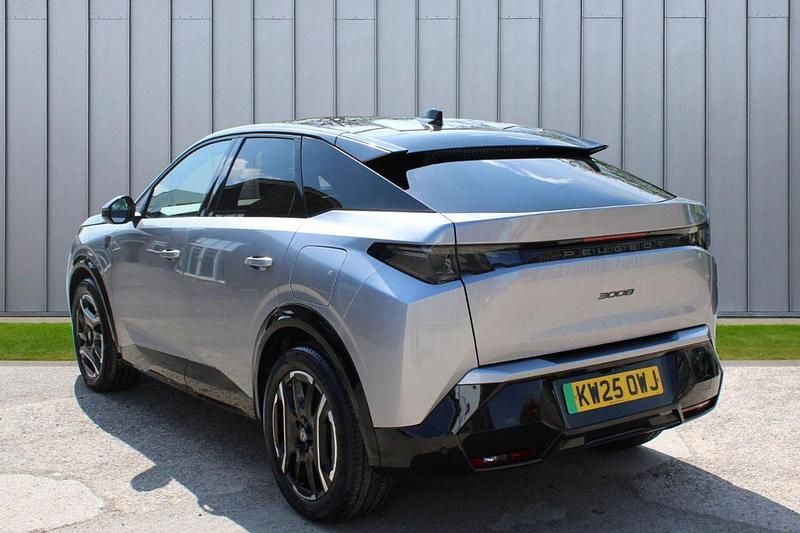 Używany Peugeot e-3008 GT 152 kW (207 KM) 2025 Szary SUV