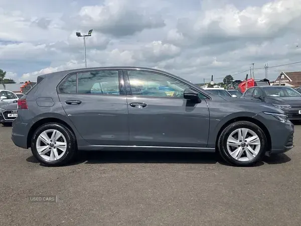 Used VW Golf VIII Life 150 HP (110 kW) 2023 Grey Hatchback