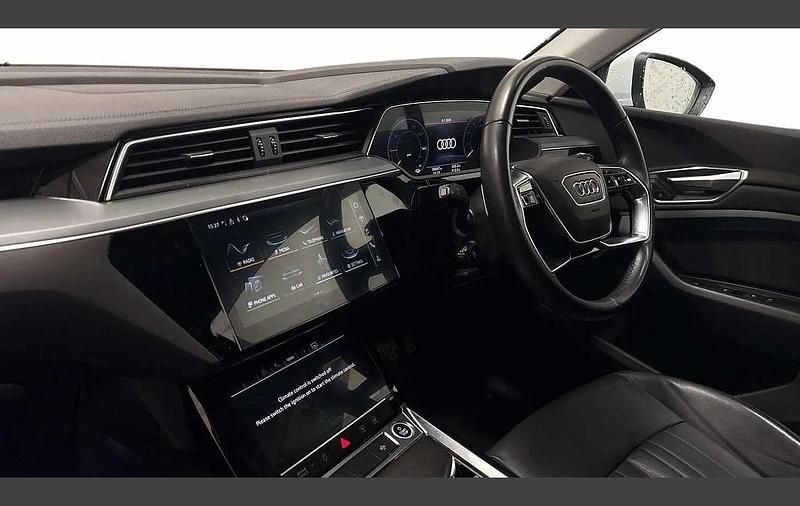 Used Audi e-tron Advanced 230 kW (313 HP) 2020 White SUV