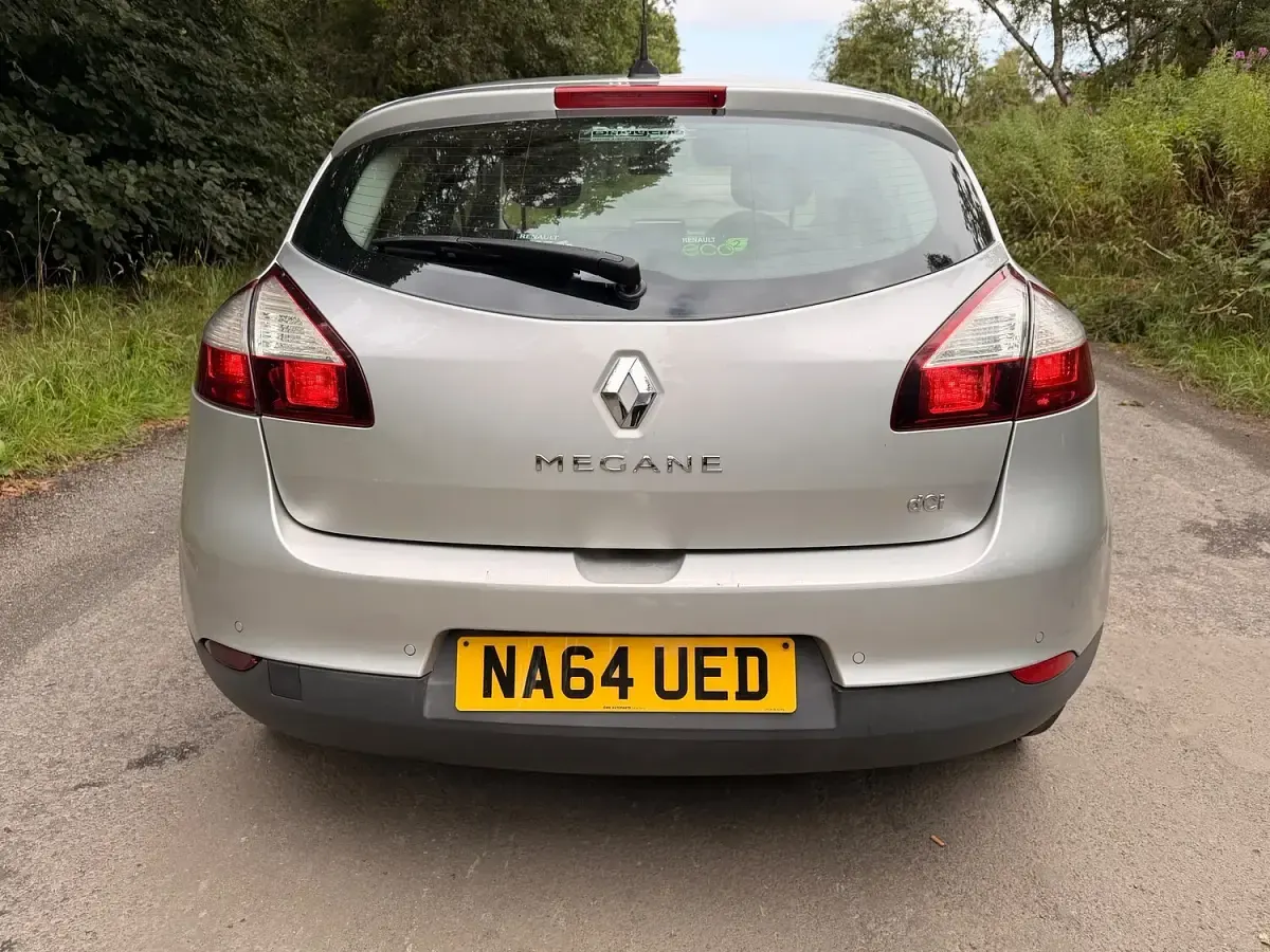 Used Renault Mégane III Dynamique 110 HP (80 kW) 2015 Silver Hatchback