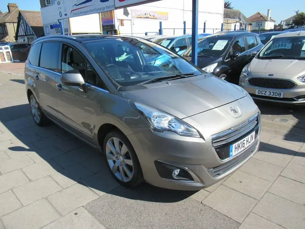 Used Peugeot 5008 Allure 120 HP (88 kW) 2016 Grey MPV