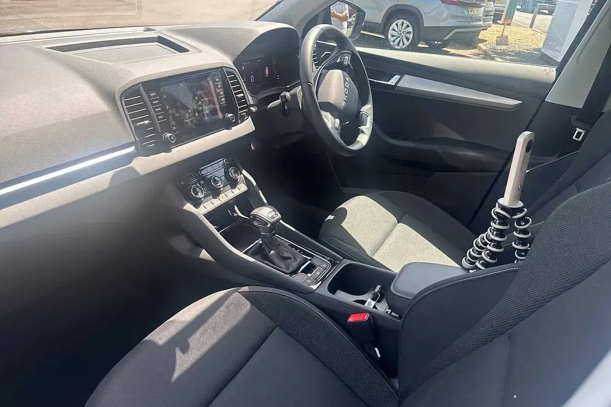 Used Skoda Karoq SE 110 HP (80 kW) 2025 Black magic pearl effect SUV
