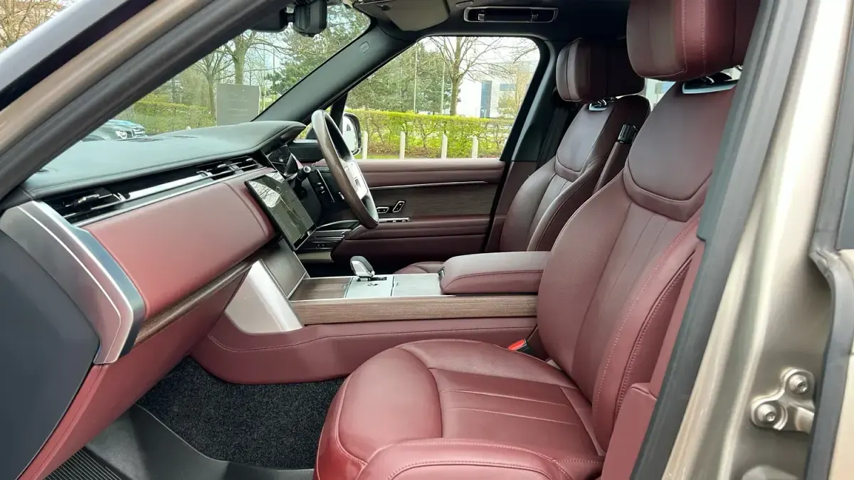 Used Land Rover Range Rover Autobiography 550 HP (404 kW) 2024 Other SUV