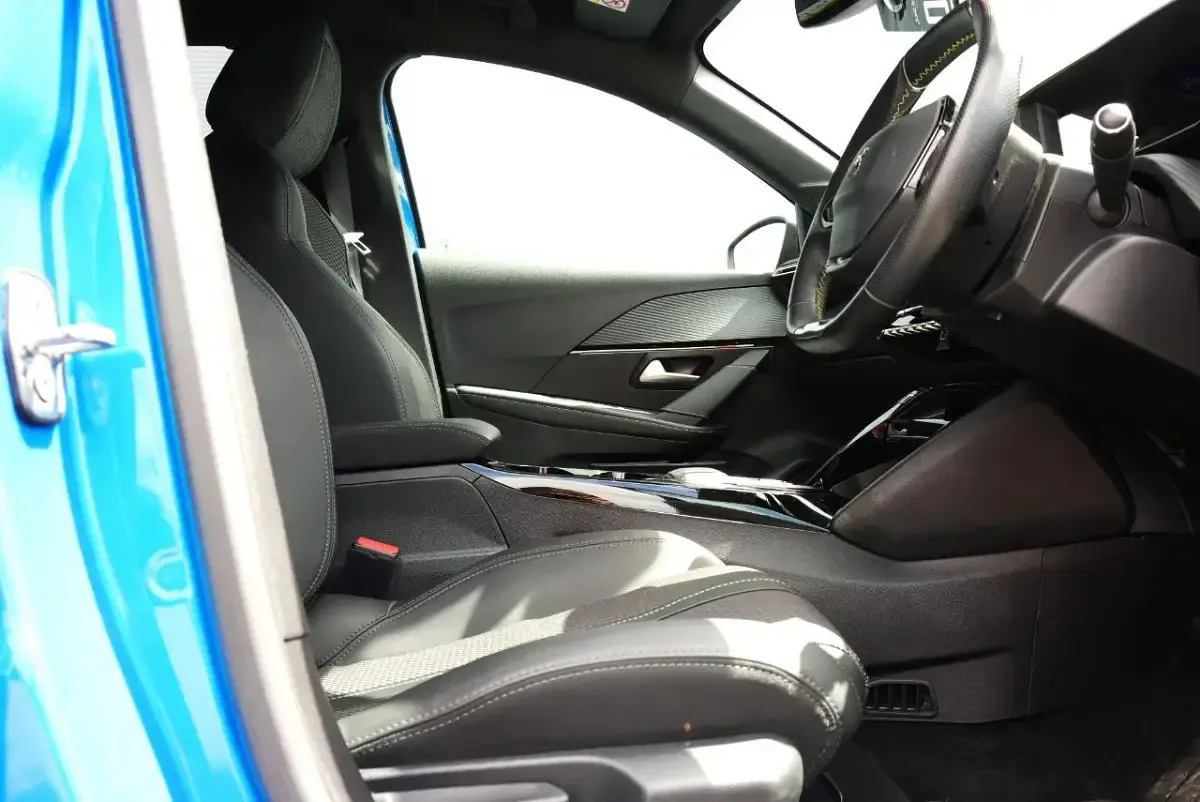 Used Peugeot e-208 GTi 100 kW (136 HP) 2022 Blue Hatchback
