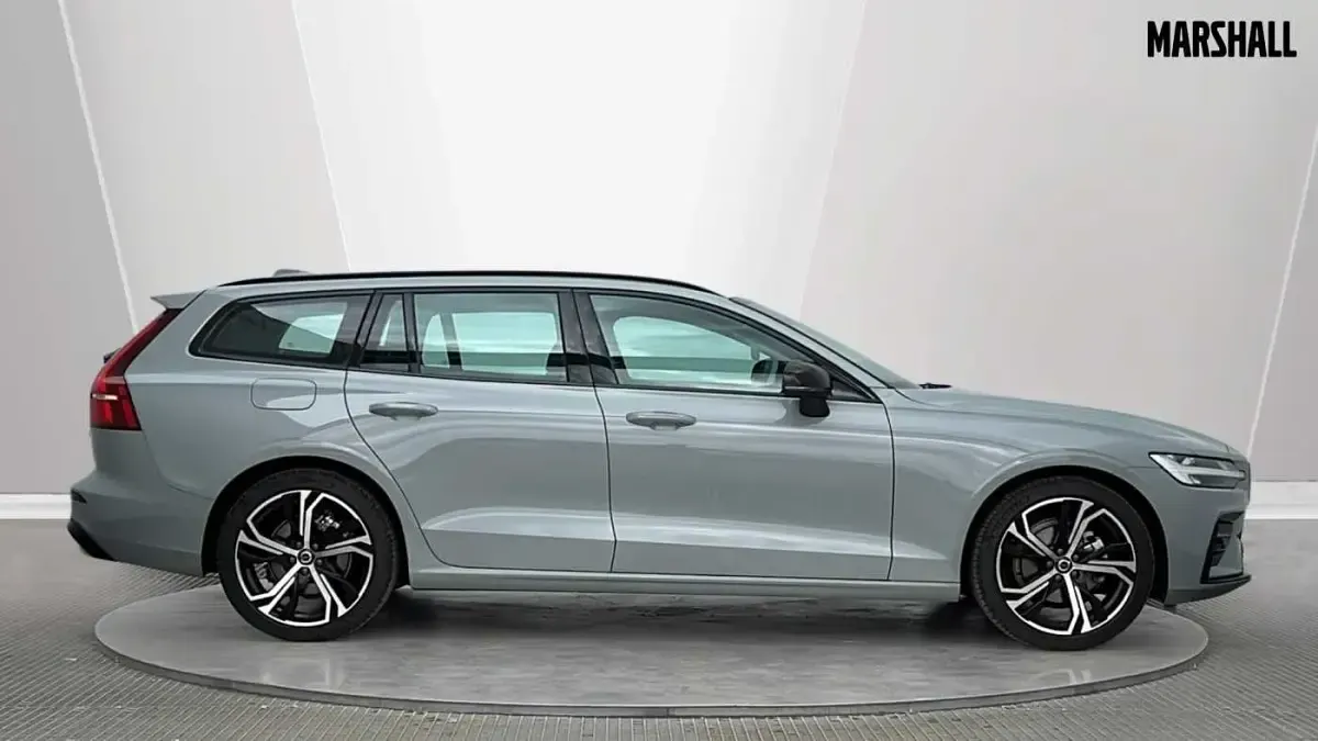 Used Volvo V60 Plus 194 HP (142 kW) 2025 Grey Estate