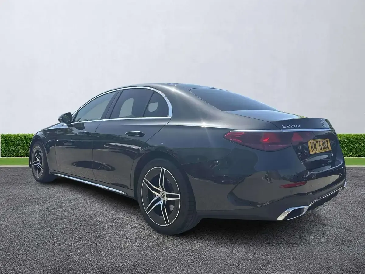 Used Mercedes E220 AMG Line Premium 220 HP (161 kW) 2025 Grey Sedan
