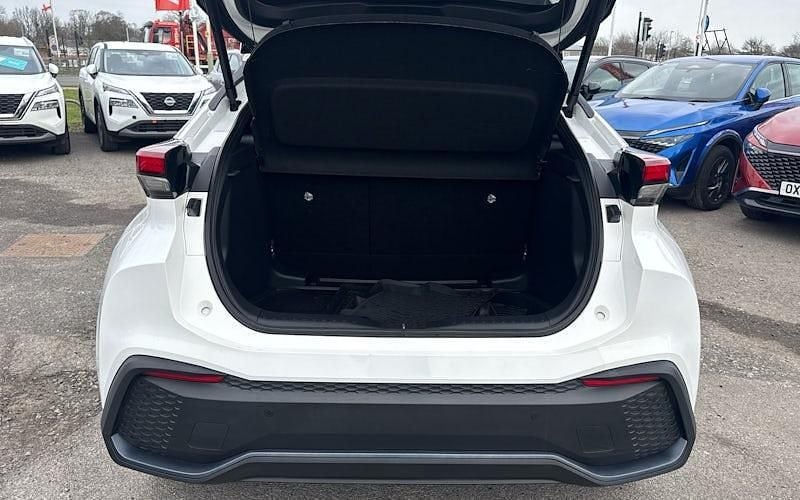 Used Toyota C-HR Design 140 HP (102 kW) 2026 SUV