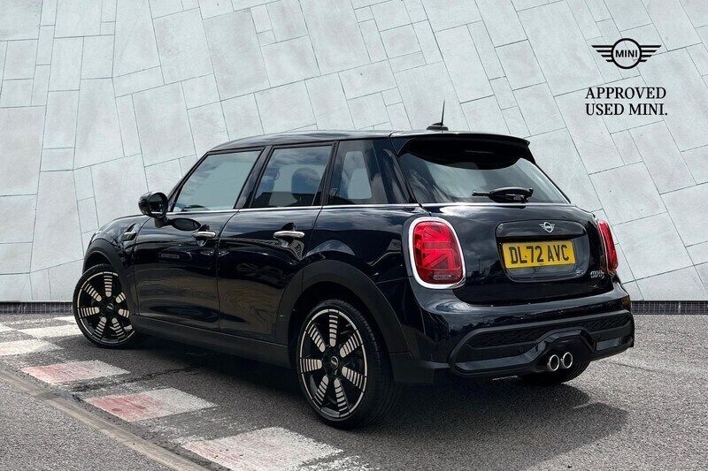 Used Mini Cooper S Exclusive 192 HP (141 kW) 2023 Black Hatchback