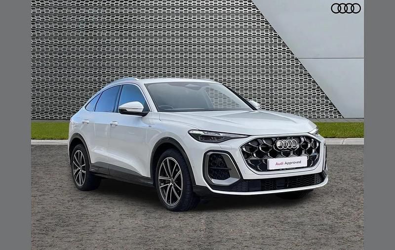 Used Audi Q5 Sportback Advanced 200 HP (147 kW) 2025 White SUV
