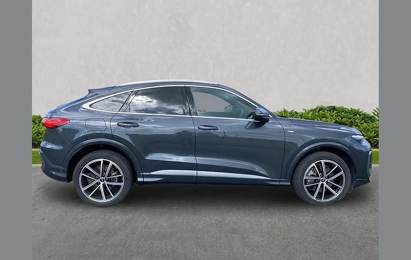 Used Audi Q5 Sportback Advanced 200 HP (147 kW) 2025 Grey SUV