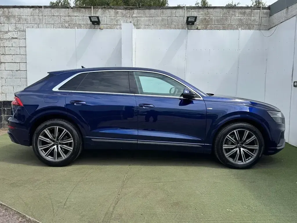 Used Audi Q8 S-Line 340 HP (250 kW) 2022 Blue SUV