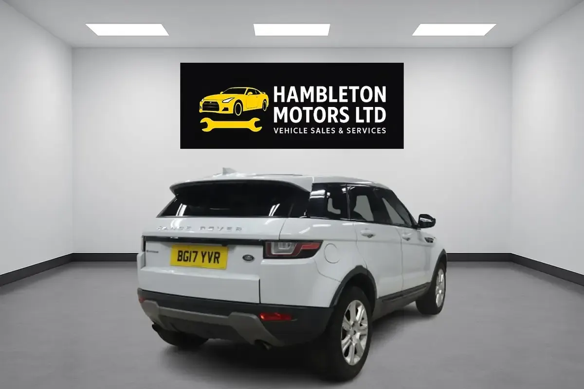 Used Land Rover Range Rover evoque SE 2017 White Estate