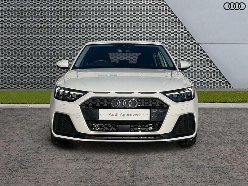 Begagnad Audi A1 Sport 94 HK (69 kW) 2025 Vit SUV